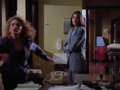Wait! Mayson! No, it's gas! - Lois & Clark: The New Adventures of Superman