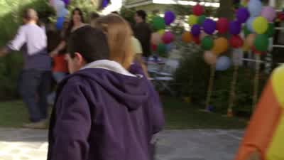 Wait. My dog-- It's still in there. I'll be right back. - Modern Family