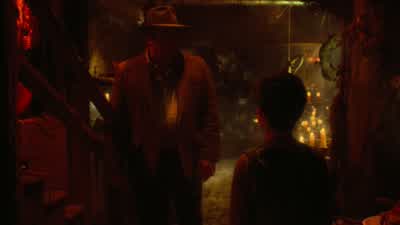 Wait outside. - Gremlins