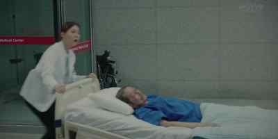 Wait. Over here. I need you to transport this patient. - The Veil