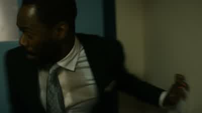 Wait. Let's get out of here! Oh, go, go, go! - - Woman #2: Thank you. - Fear the Walking Dead