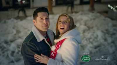 Wait. - A Cozy Christmas Inn