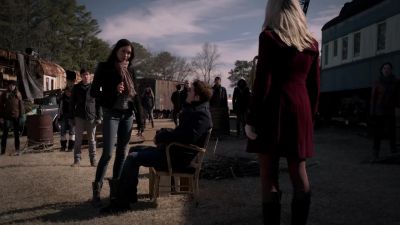 Wait, you said that you
weren't gonna hurt him. - The Vampire Diaries