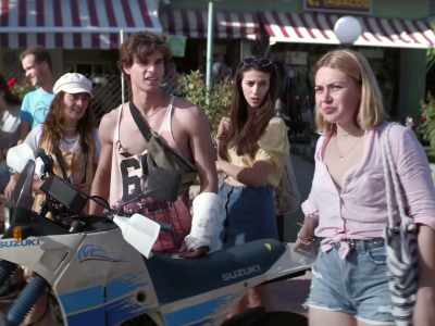 -Wait, you shop there?
-They're expensive. - Piggy