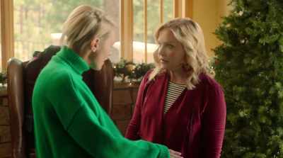 - Wait, that's Chris Massey?
- Yeah. - Dear Christmas