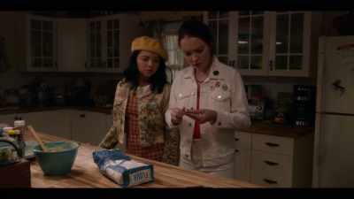 Wait. This is Mom's necklace.
She wears this every day. - The Sleepover