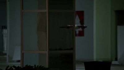 Wait, wait. Don't shoot.
Don't shoot. - Chicago P.D.
