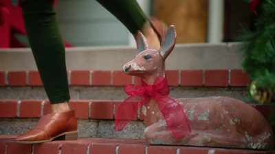 - Wait, wait, I found it.
             Ah! Ah! - Feliz NaviDAD