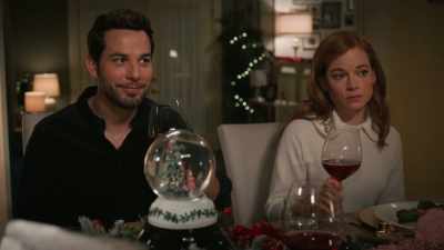 Wait, wait, you played piano - Zoey's Extraordinary Christmas