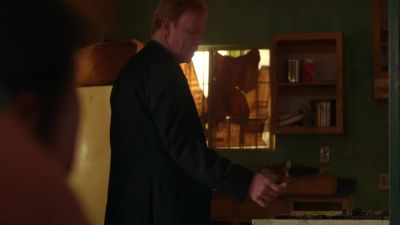 Wait, wait, wait.
Hey, hey, hey! - CSI: Miami