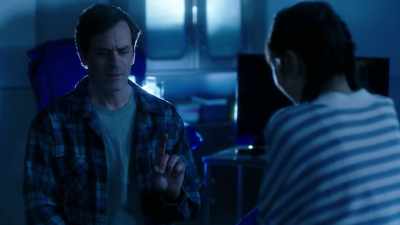 - Wait, wait, wait.
Theo drinking? - Council of Dads