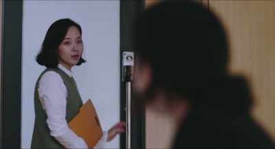 - Wait. Wait.
- Yes? - Return to Seoul