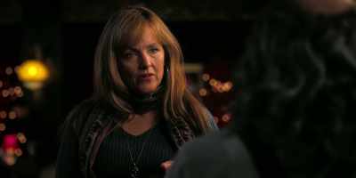 -Wait. What was last night about?
-Last night? - Girlboss