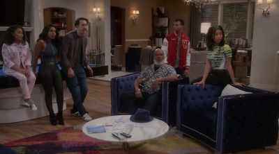 - Wait. You called the cops?
- Of course. - Dad Stop Embarrassing Me!
