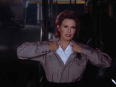 Wait, you're telling me that Diana Stride
is an assassin? - Lois & Clark: The New Adventures of Superman
