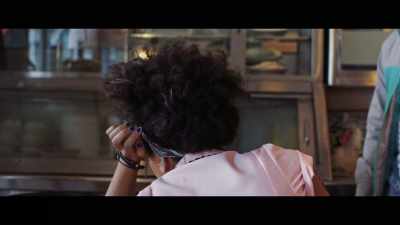 WAITRESS: Oh, my God.
I'm such a big dumb idiot. - Slice