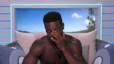 ♪ WAKE ME UP WHEN THINGS ARE
OVER - Love Island