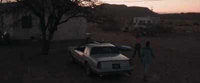 - Wake up. Shit.
- [Lola] What's your plan? - Dig