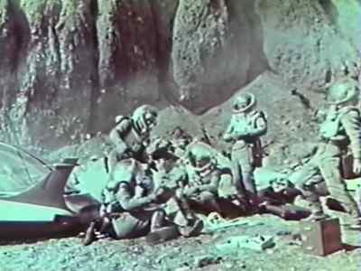 Wake up, sisters! - Voyage to the Planet of Prehistoric Women