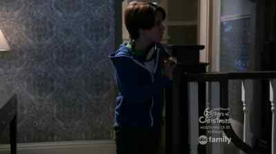 Walk up too the safe, Walk up too the safe - Home Alone: The Holiday Heist