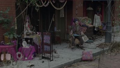 [WALKER GROWLING] - The Walking Dead
