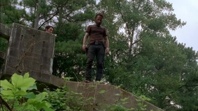 ( Walkers snarling ) - The Walking Dead