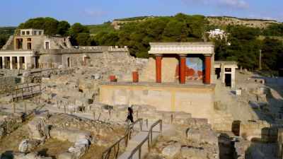Walking through Knossos, - Raiders of the Lost Past with Janina Ramirez