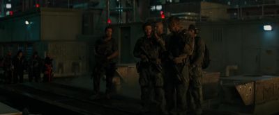 Waller's down. - Suicide Squad