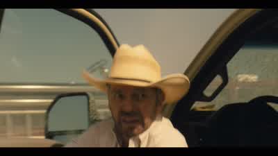 - Walt! - Yo! - Landman