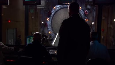 - Walter?
- Receiving SG-3's IDC, sir. - Stargate SG-1