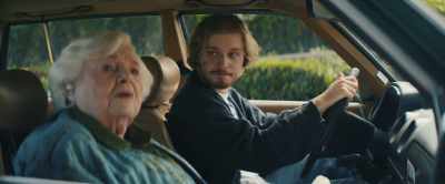 - Want me to come in?
- Oh, I'm just saying hello. - Thelma