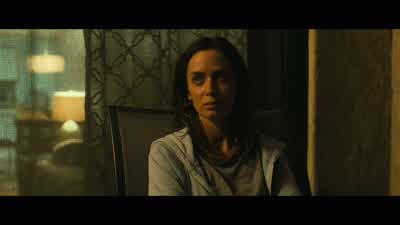 - Want me to stay tonight? - Sicario
