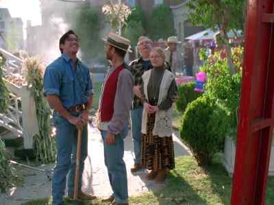 - Want another shot?
- Uh, no, thanks. - Lois & Clark: The New Adventures of Superman