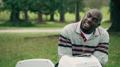 - Want some cornbread?
Cornbread.
- Collard greens. - Queen Sugar