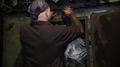 WANT THE SCREWDRIVER BACK? - Dirty Jobs