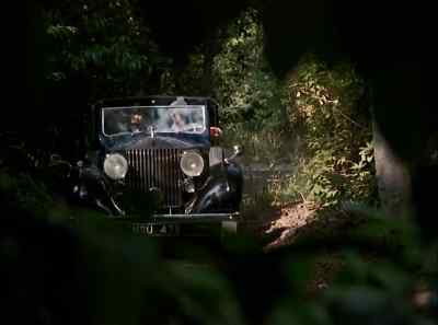 WARBUCKS: Let's walk from here. - Annie: A Royal Adventure