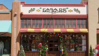  [warm country music] - Holiday in Santa Fe