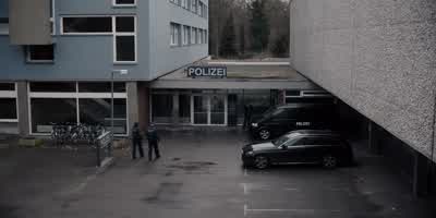 Warum ging ich zur Polizei? - Dark