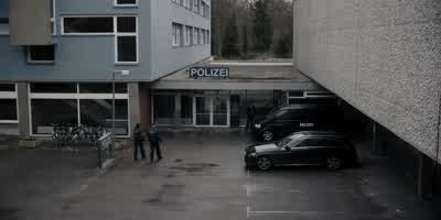 Warum ging ich zur Polizei? - Dark