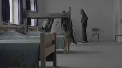 - Was he a sailor?
- He was in the merchant navy. - The Bridge
