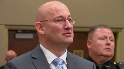 Was it authentic
or a performance for the jury? - Killer Cases