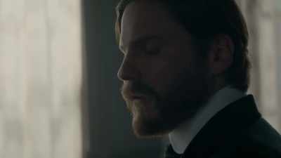 Was he beaten? - The Alienist