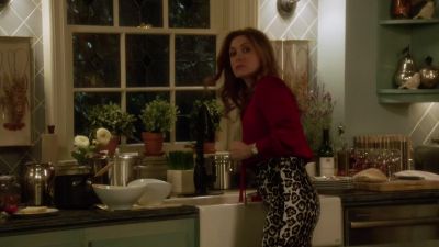 - Was that Cailin?
- She said she wanted to be alone. - Rizzoli & Isles