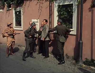 Was machst du da? - The Scarlet and the Black