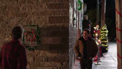 -Was the singing that bad?
-No, you were great. - The Christmas Setup