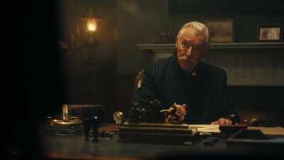 -WAS THERE SOMETHING ELSE?
-YES, SIR. - Miss Scarlet and the Duke