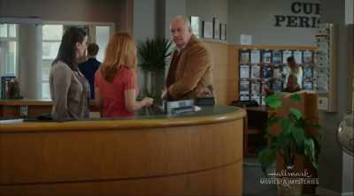 Wat doe jij hier?
-Kennen we mekaar? - Aurora Teagarden Mysteries: A Game of Cat and Mouse