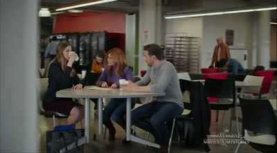 Wat is het verschil?
-De MO is hoe een misdaad gepleegd wordt. - Aurora Teagarden Mysteries: A Game of Cat and Mouse