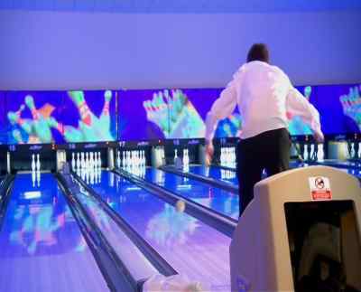Watch me bowl, Jeff. - Peep Show