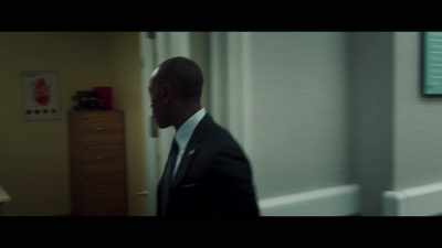 Watch that door.
Yes, sir. - Secret Invasion